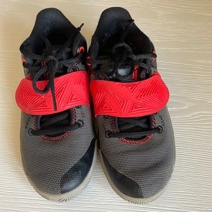 Boys Nike Kylie Flytrap Shoes